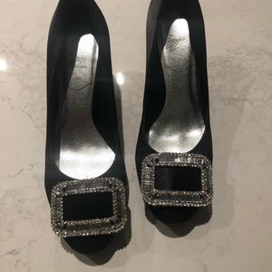 roger vivier classic heel
